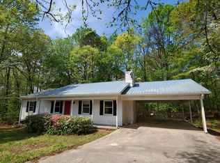 5654 Pinewood Dr, Flowery Branch, GA 30542