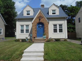 93 Eddywood St, Springfield, MA 01118