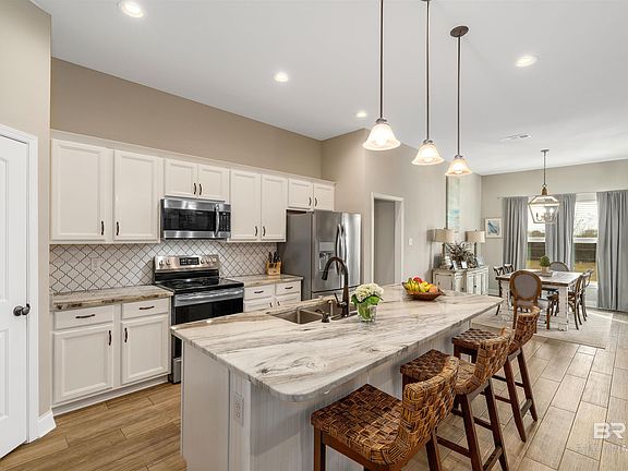 2nd image of 23723 Devonfield Ln