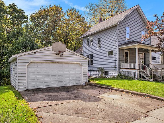 3rd image of 133 Magnolia Ave