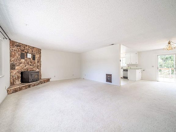 3rd image of 20561 Willow Springs Dr