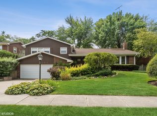 3917 Medford Cir, Northbrook, IL