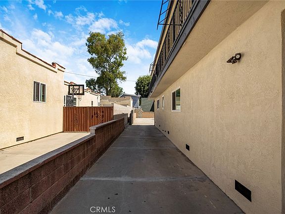4th image of 564 W Macarthur Ave