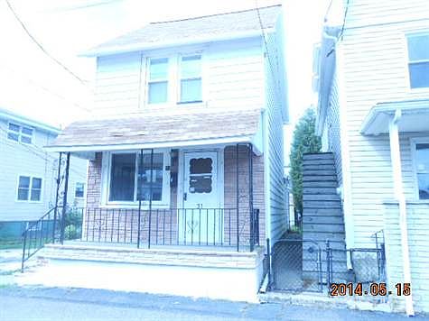 31 E. SPRUCE ST. PHOTOS W. HAZ FRONT