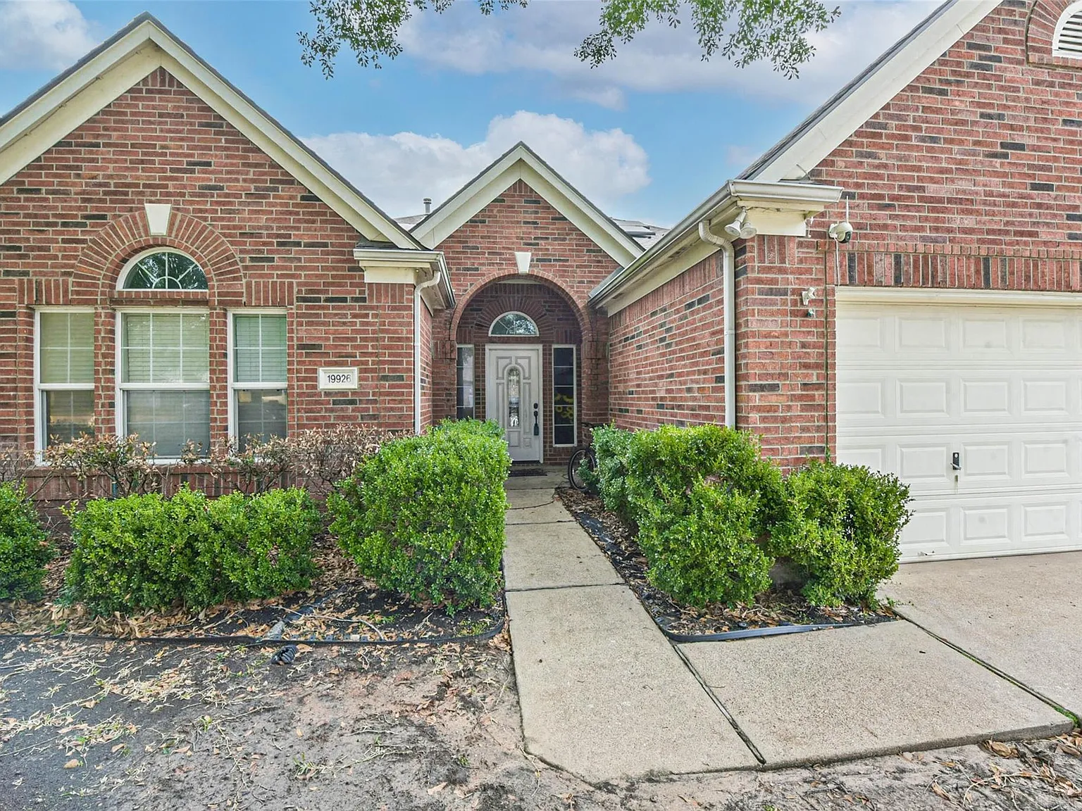 3 bed, 2.0 bath, 1903 sqft, $2,000 — Photo 4