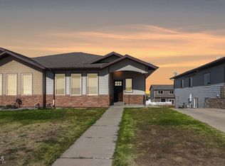 13697 Karen St, Williston, ND 58801