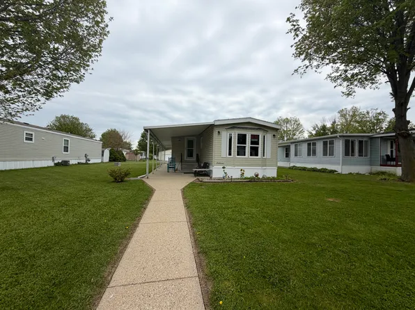 3110 Old Farm Rd, Kalamazoo, MI 49004