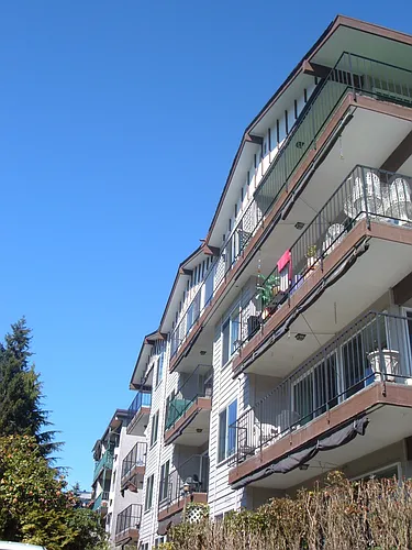 Corner House Apartments Photo 1