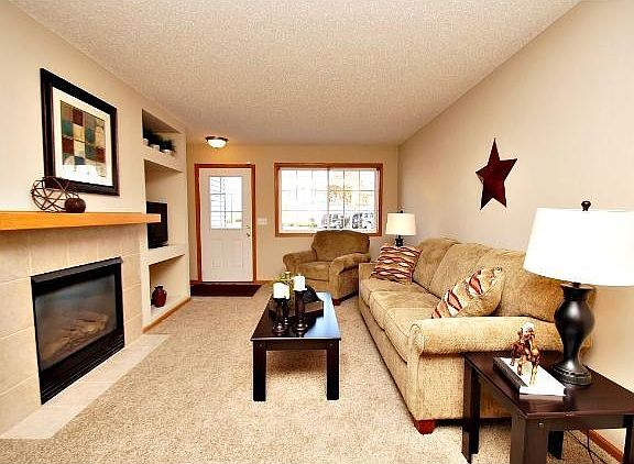 3rd image of 2471 Yellowstone Dr