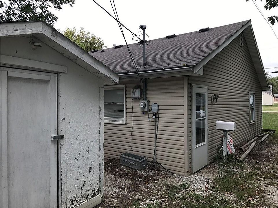 2nd image of 225 1/2 N Adams St