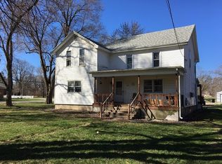 502 N 4th St, Sheldon, IL 60966