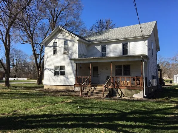 502 N 4th St, Sheldon, IL 60966