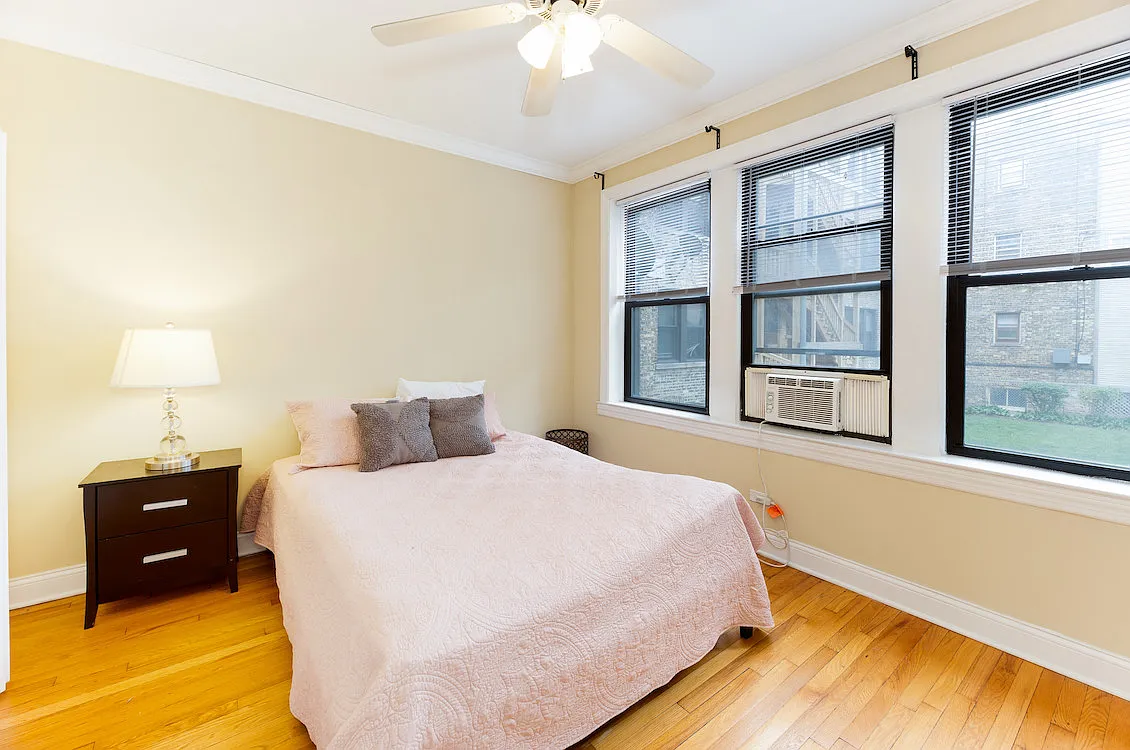 618 Hinman — Photo 4