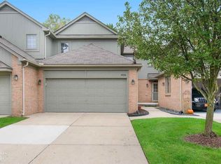 4926 Royal Cove Dr, Utica, MI 48316