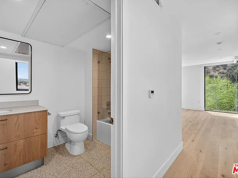 2412 Eads St #2 — Photo 15