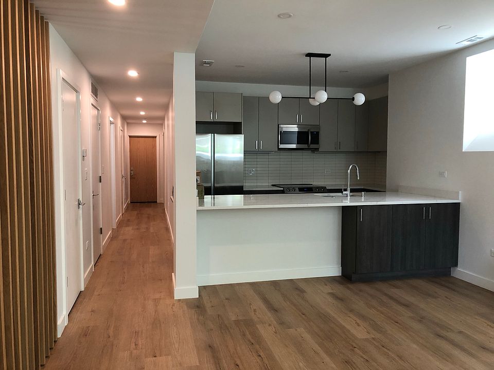 Kitchen / Dining.