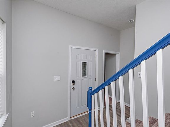 4th image of 601 E Prospect St
