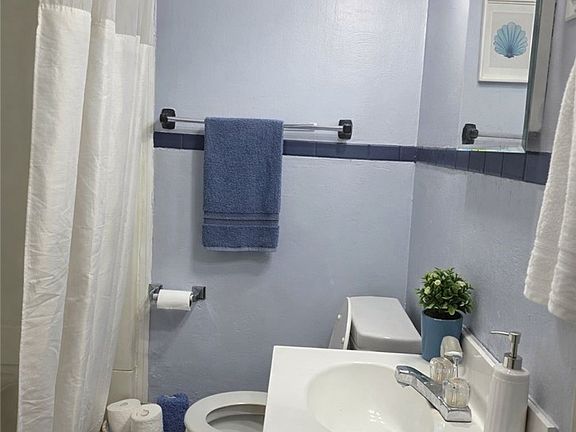 5th image of 1826 Freeport Rd #B