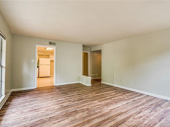 4th image of 3151 Longmeade Dr