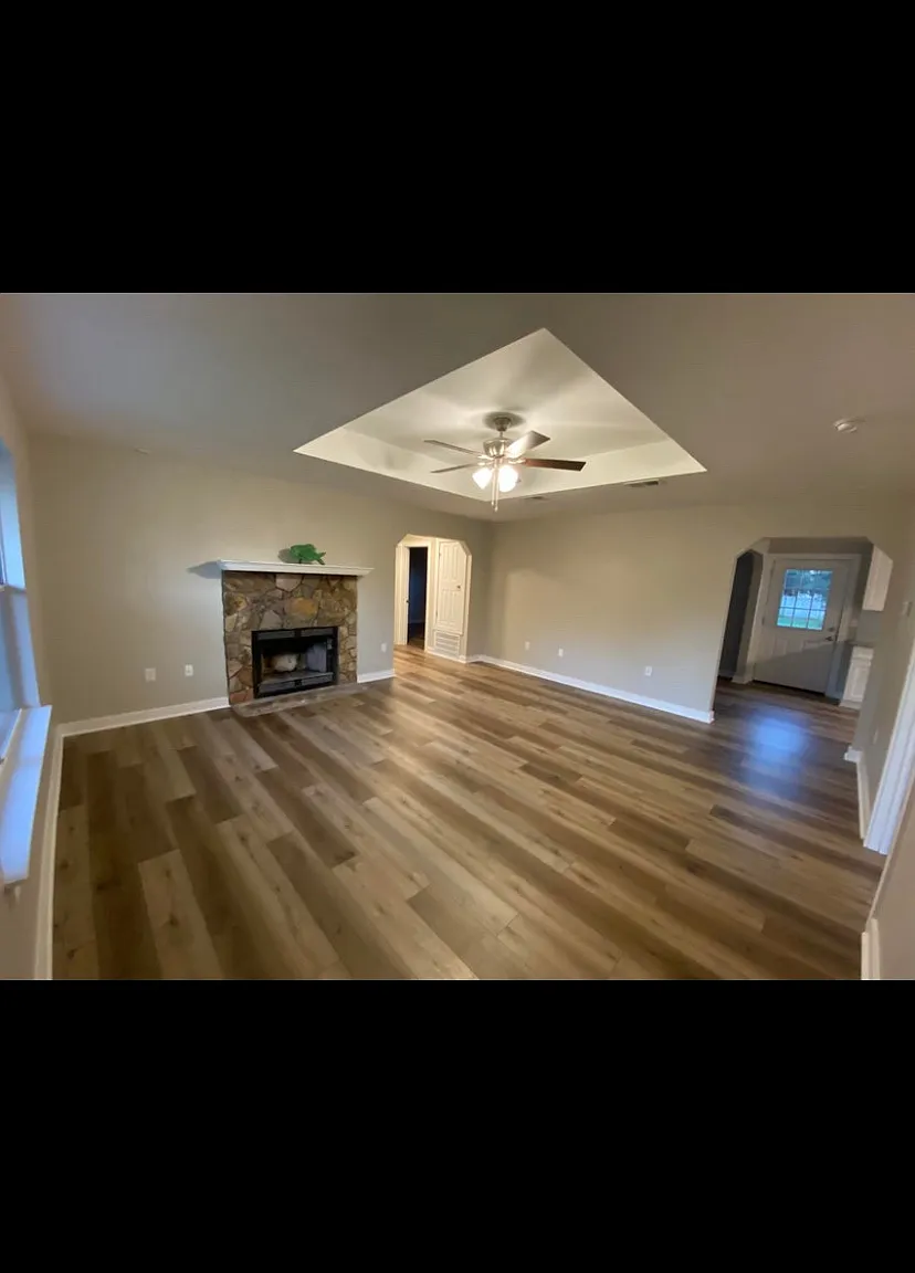3 bed, 1448 sqft, $1,895 — Photo 3