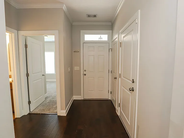 1953 Kenlock Dr — Photo 2