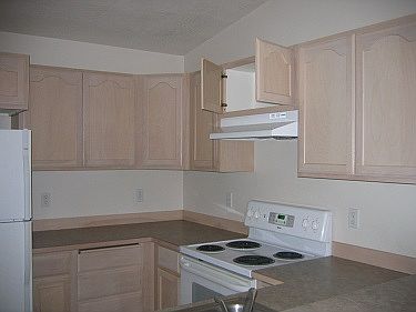 2nd image of 1095 W Sumac Ave #1095