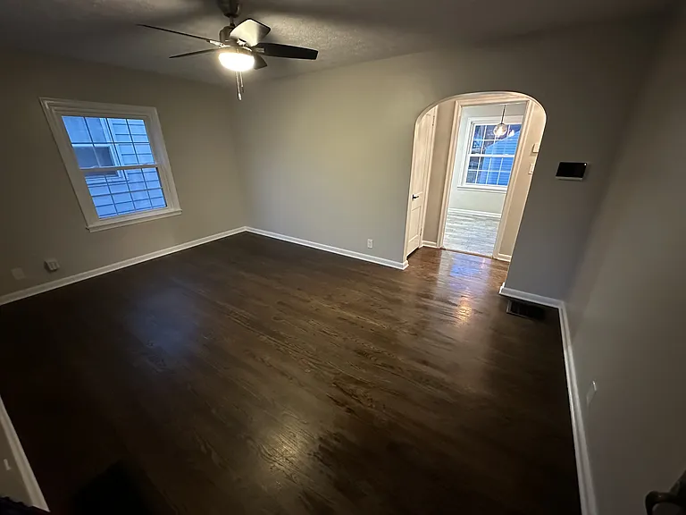 387 E Royal Forest Blvd — Photo 9