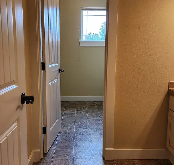 3819 Cameron Dr NE — Photo 52