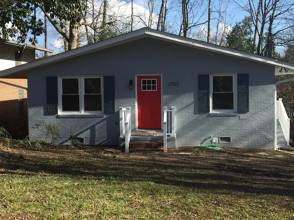 2703 Sarah Ave