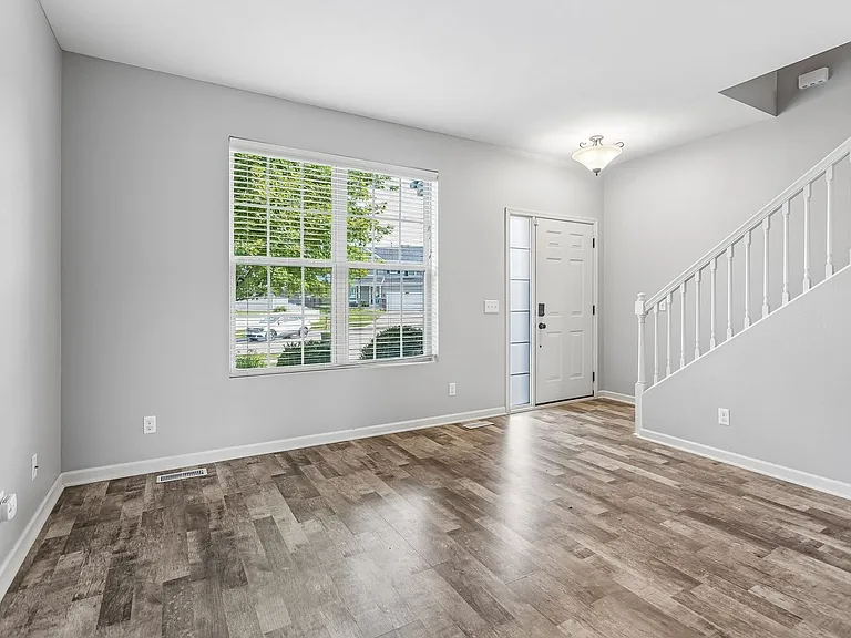 15915 Filmore Cir — Photo 5