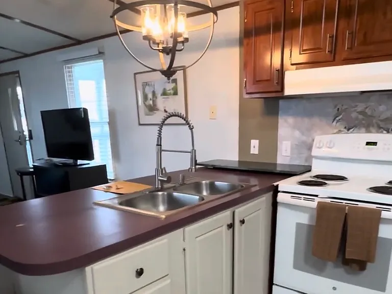104 W Fowler Dr — Photo 3