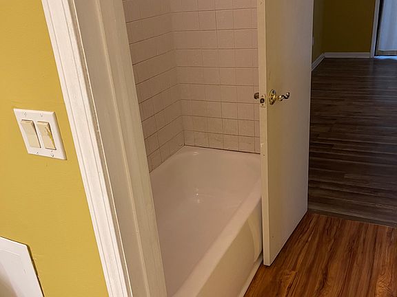 2nd image of 63 Willowick Dr