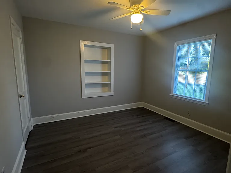 801 Crestmont Dr — Photo 8