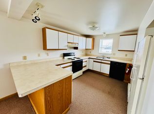 2 Maple St #D, Rouses Pt, NY 12979