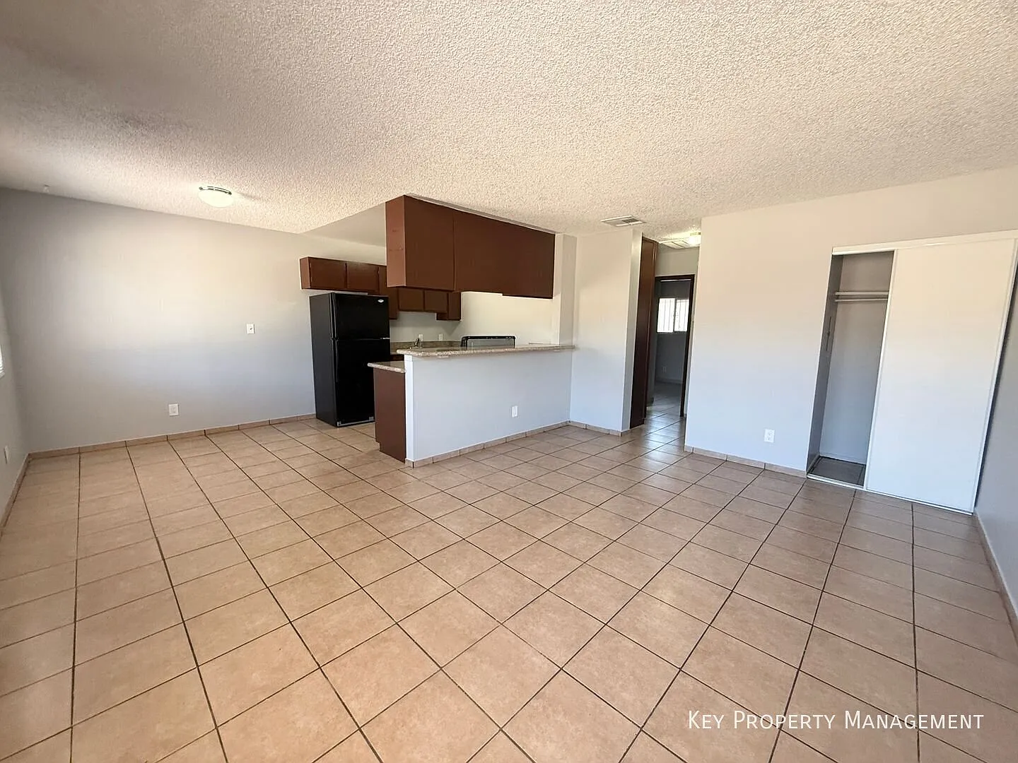 Spacious 2-Bed Oasis with Private Storage & Dedicated Parking — Photo 3