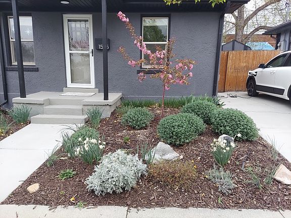2nd image of 1575 E Roosevelt Ave