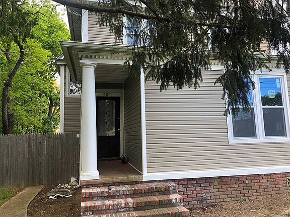 3rd image of 404 Pearsall Ave Floor 2