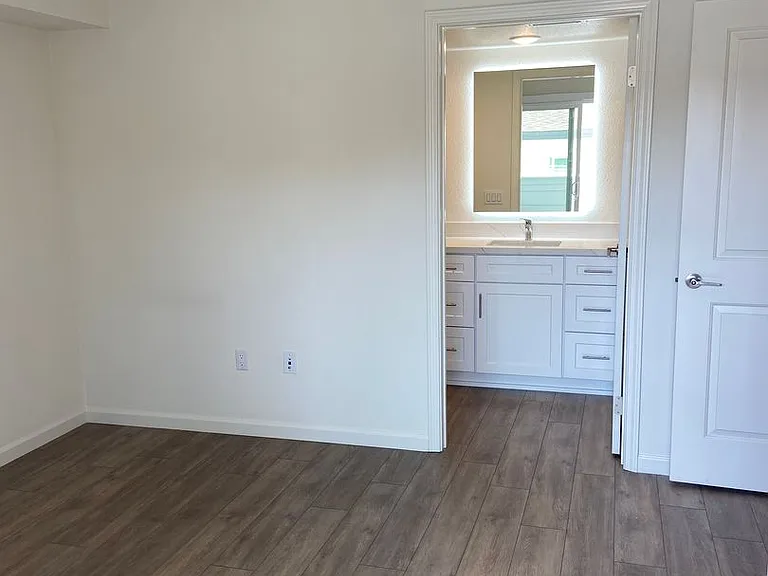 891 Turquoise St — Photo 7