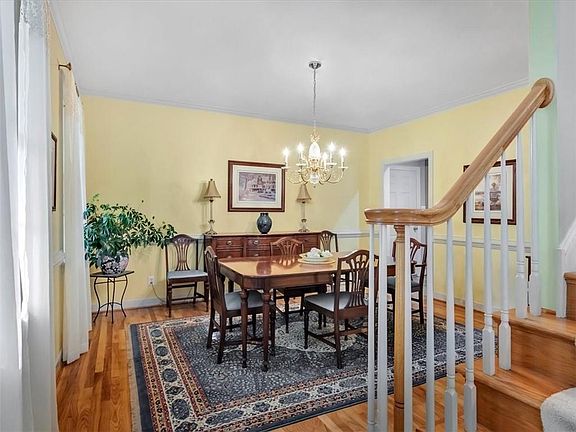 5th image of 8107 Seaview Dr