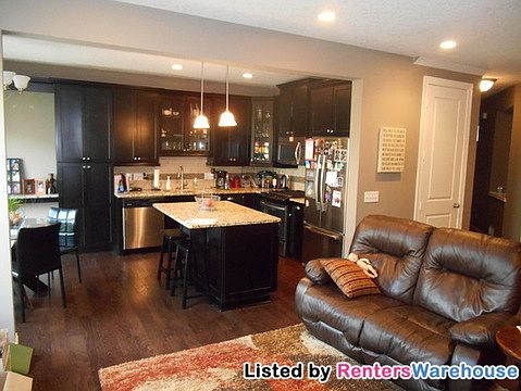 4th image of 3082 Countryside Ave Unit B