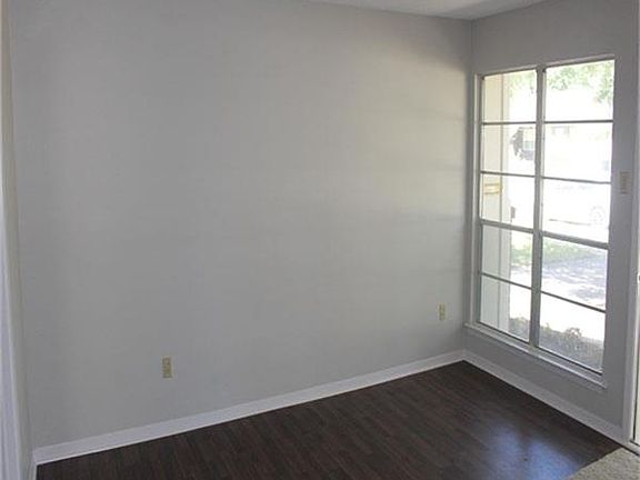 3rd image of 2610 Sweetgum St