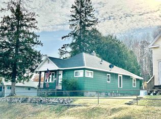 1724 Ridge St, Niagara, WI 54151