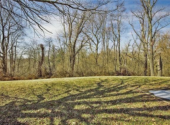 3rd image of 578 Crossing Ln