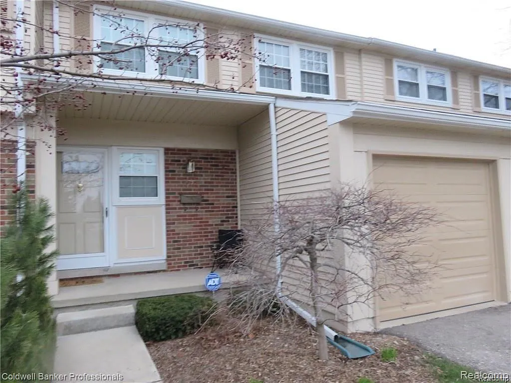 2 bed, 1.5 bath, 1254 sqft, $1,750 — Photo 1