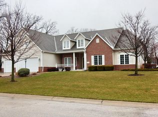 N61W14372 Brookside Dr, Menomonee Falls, WI 53051