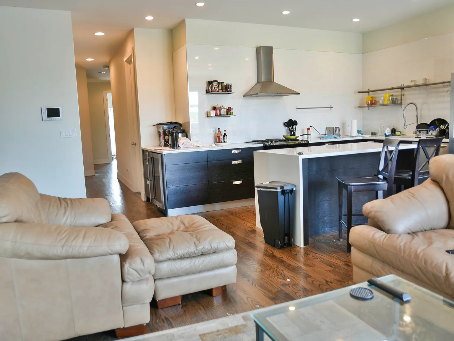 3 bed, 2100 sqft, $4,595 — Photo 1