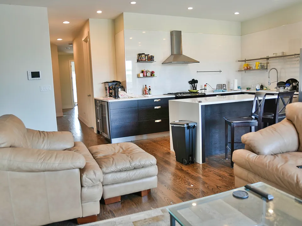 2127 W Division St #2