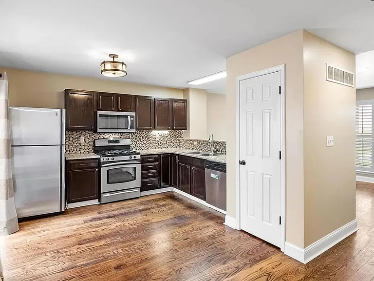 3920 Folsom Ave — Photo 10