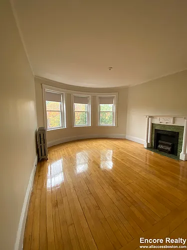1822 Beacon St Photo 1