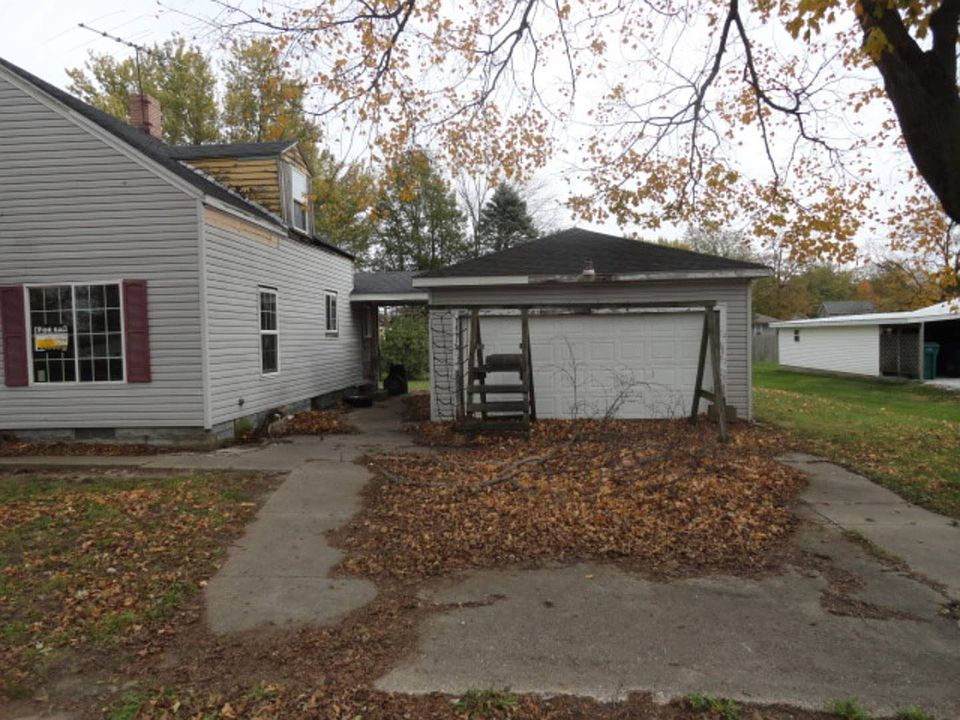 2nd image of 377 N West St